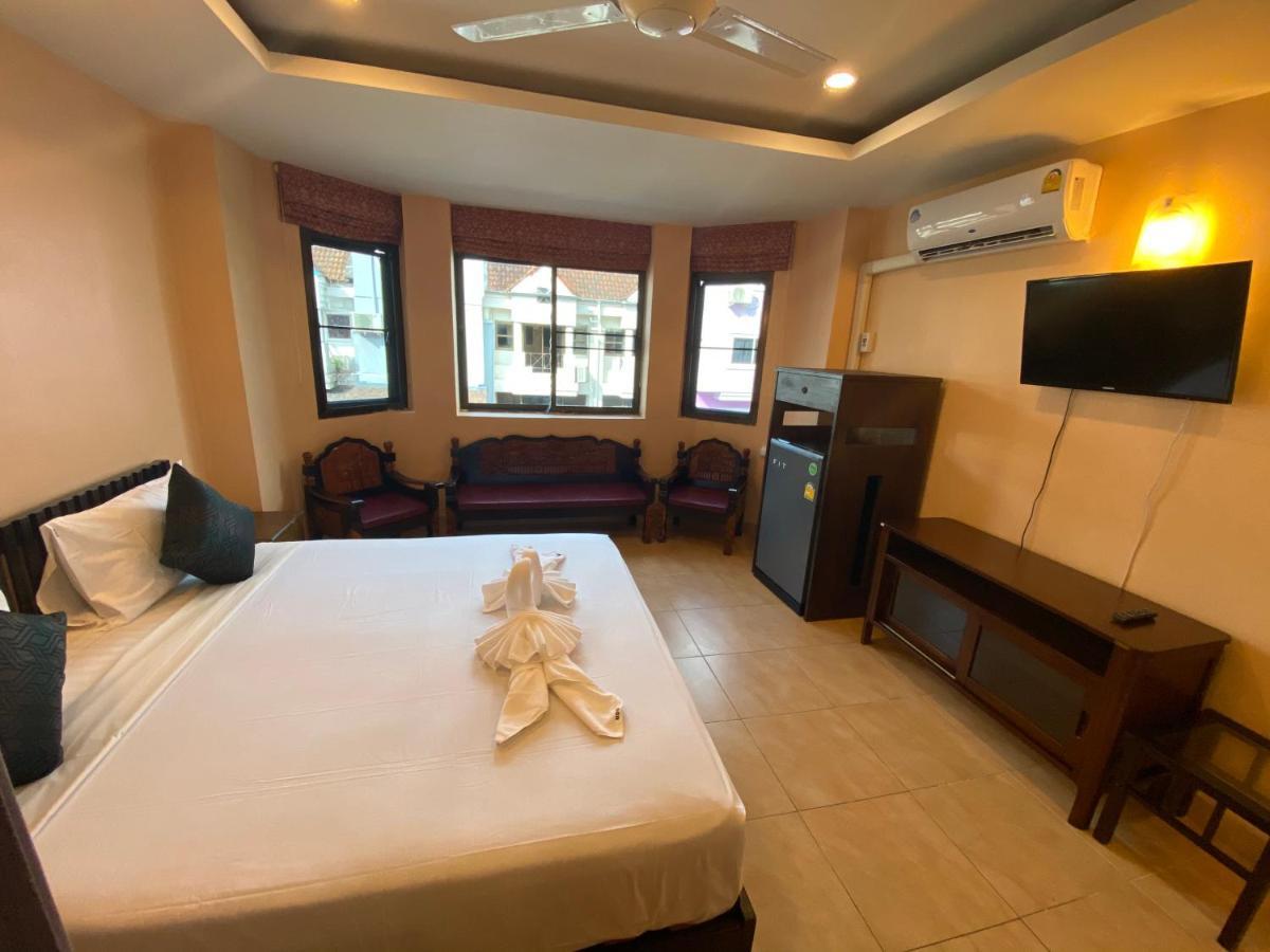 Star Guesthouse Patong Bagian luar foto